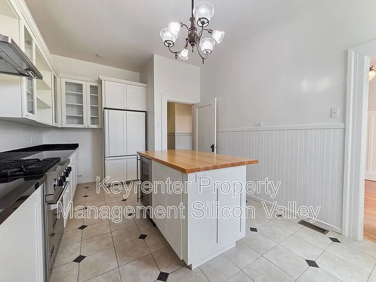 47 Ford St — Photo 16