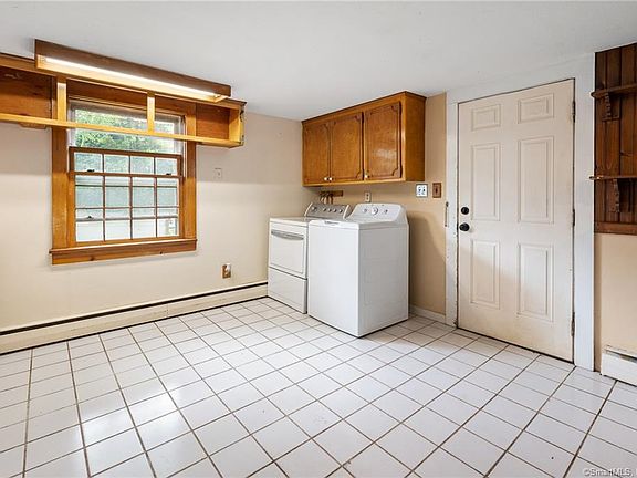 4th image of 609 Mohegan Avenue Pkwy