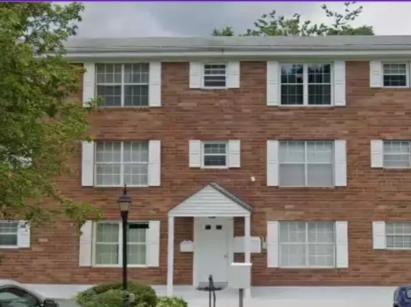 7 Hiland Valley Dr APT 705, Pittsburgh, PA 15229