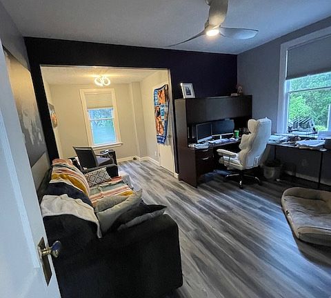 3rd image of 929 N Oleander Ave