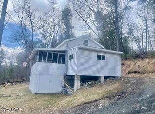 112 Maurauder Ln, Dingmans Ferry, PA 18328