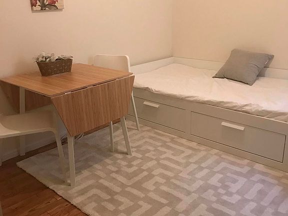 3rd image of 244 W 60th St #3H