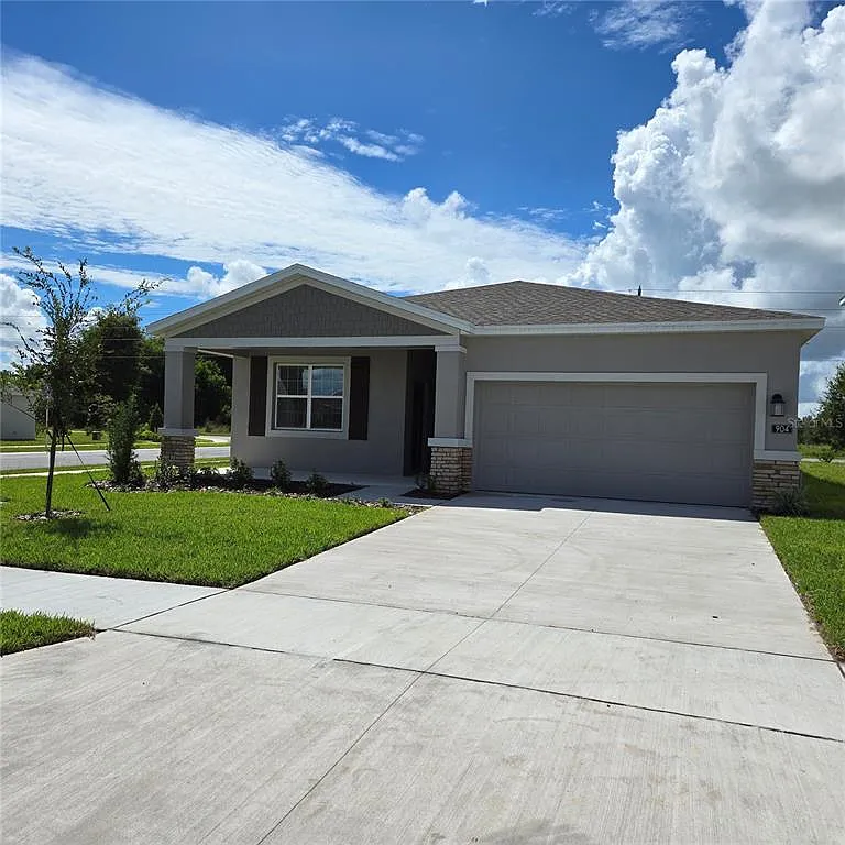 4 bed, 3.0 bath, 2019 sqft, $2,450 — Photo 2