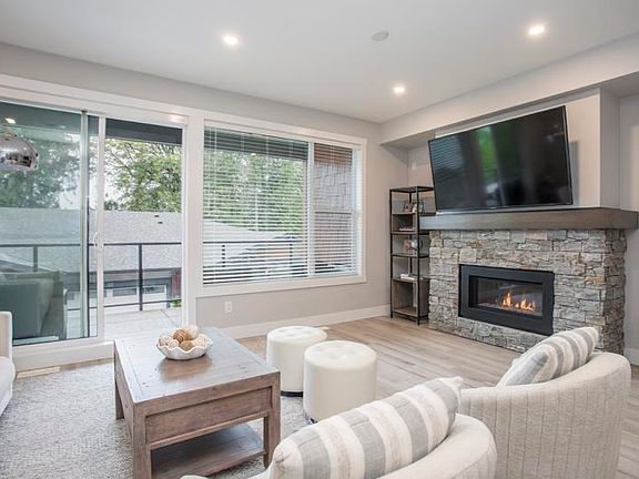 5th image of 3618 150th St #27