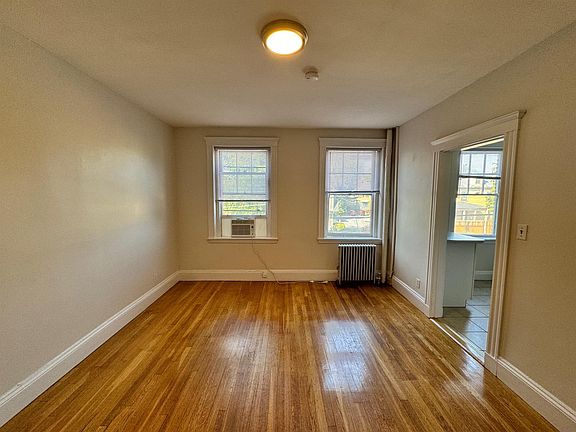 4th image of 30 Langdon St APT 7