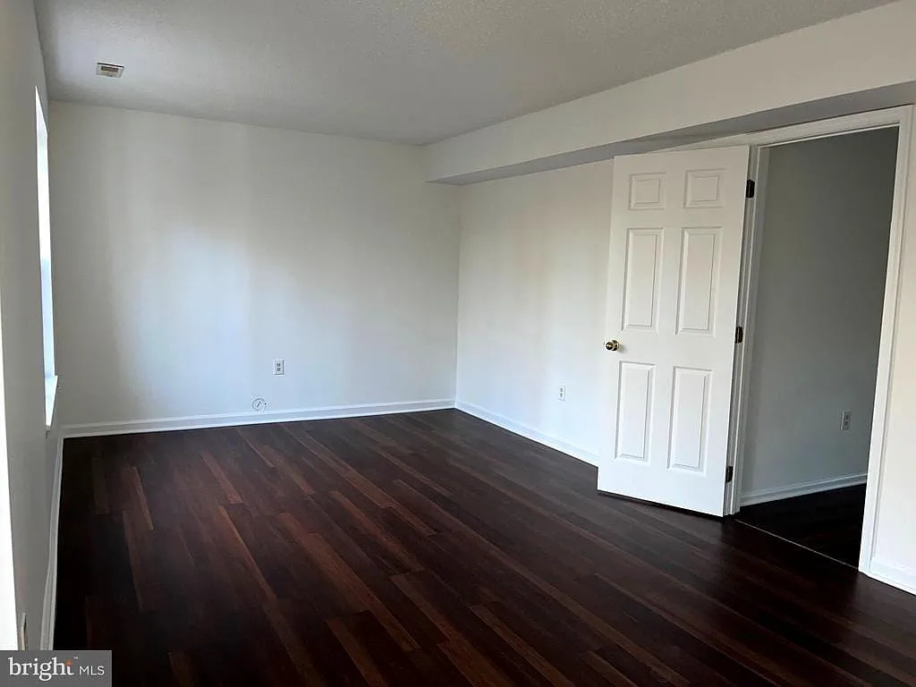 2 bed, 2.5 bath, 1587 sqft, $3,100 — Photo 3