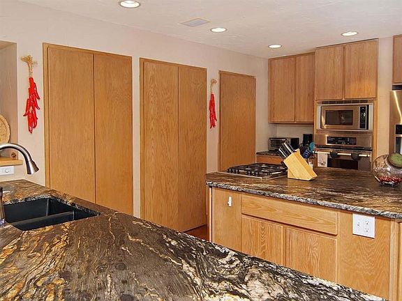 3rd image of 20 Shoal Creek Ct