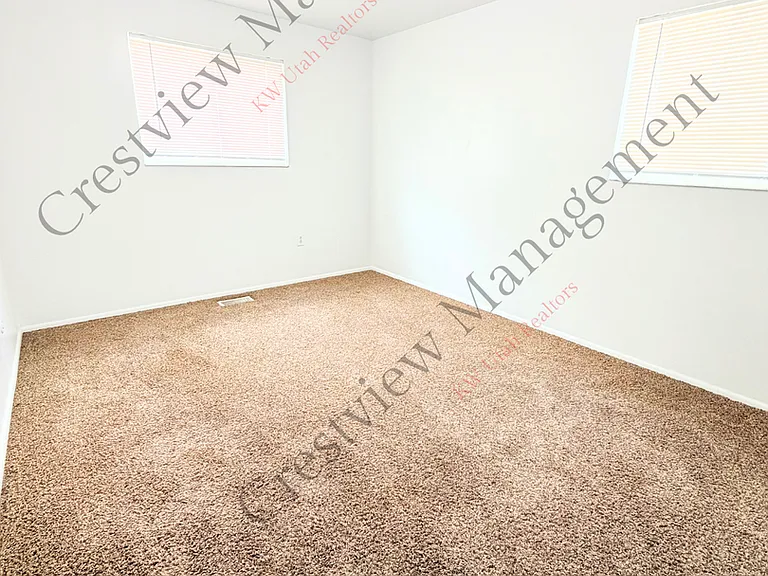 549 E Stringham Ave #B — Photo 5