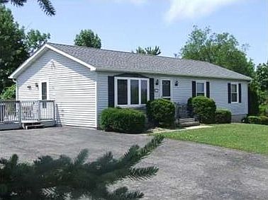 1st image of 18 Lincoln Cir