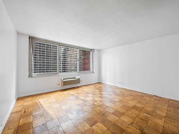 3rd image of 333 E 45th St APT 6F