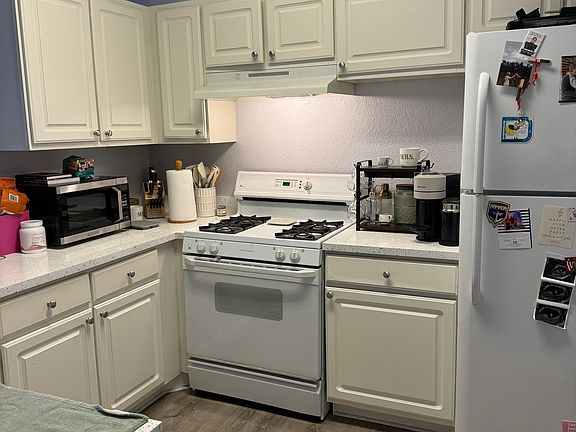 3rd image of 13823 Sutton Park Dr N #835