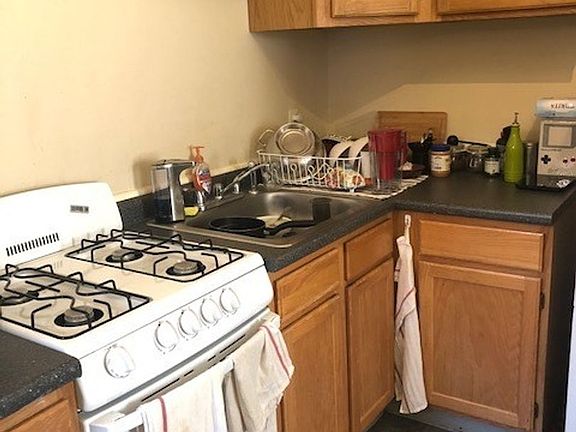 5th image of 69 Clark St APT 1L