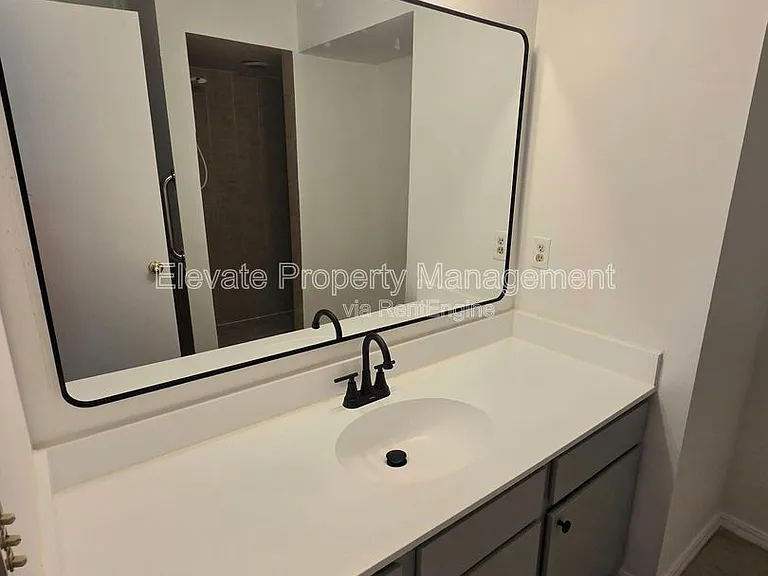 524 Westwood Ct — Photo 17