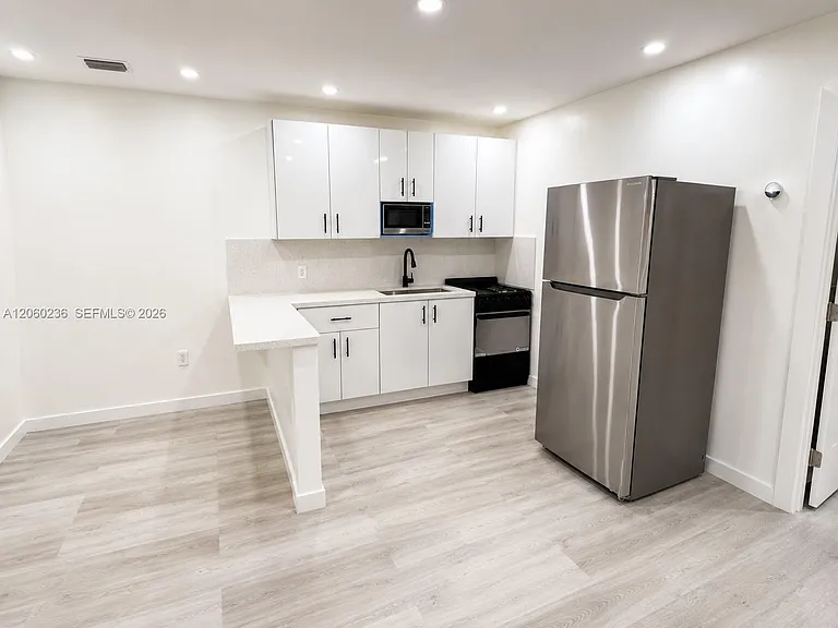 1373 W 43rd Pl #2 — Photo 2