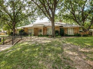 2912 Kircaldy Ct, Arlington, TX 76015