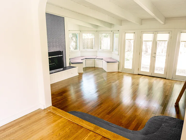 5518 Denny Ave — Photo 10