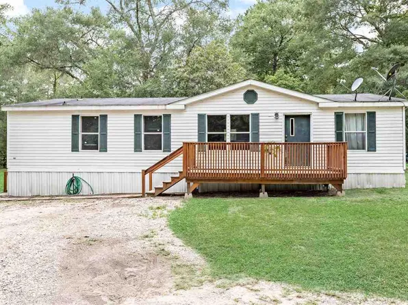 5660 Barrows Dr, Kountze, TX 77625