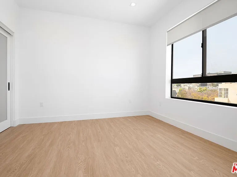 8555 Colgate Ave #402 — Photo 12