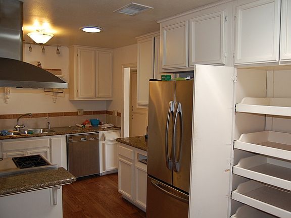 5th image of 29500 Thornhill Dr