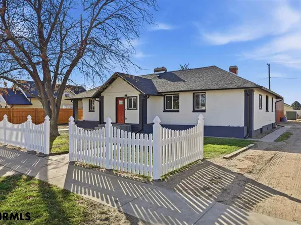 1712 22nd Ave, Mitchell, NE 69357