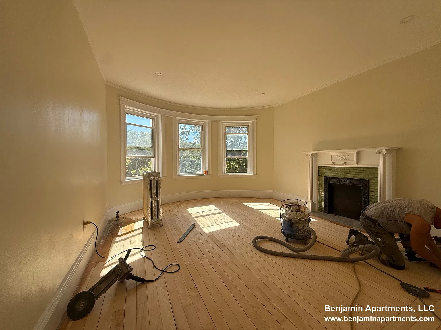 2 bed, 9999 sqft, $3,045 — Photo 1