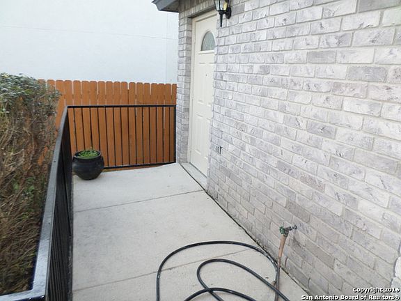 4th image of 10539 Dugas Dr