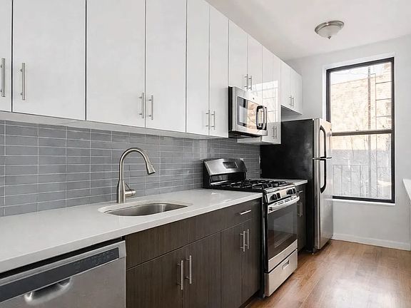 3rd image of 643 Halsey St #3B