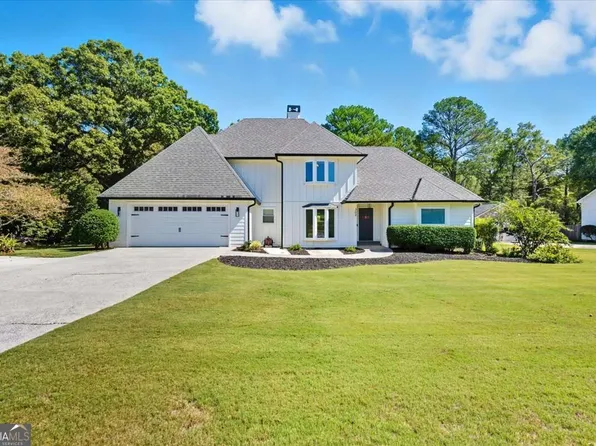 302 Briar Patch Ln, Cartersville, GA 30120