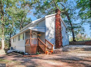 1807 Jug Rd, Dover, PA 17315