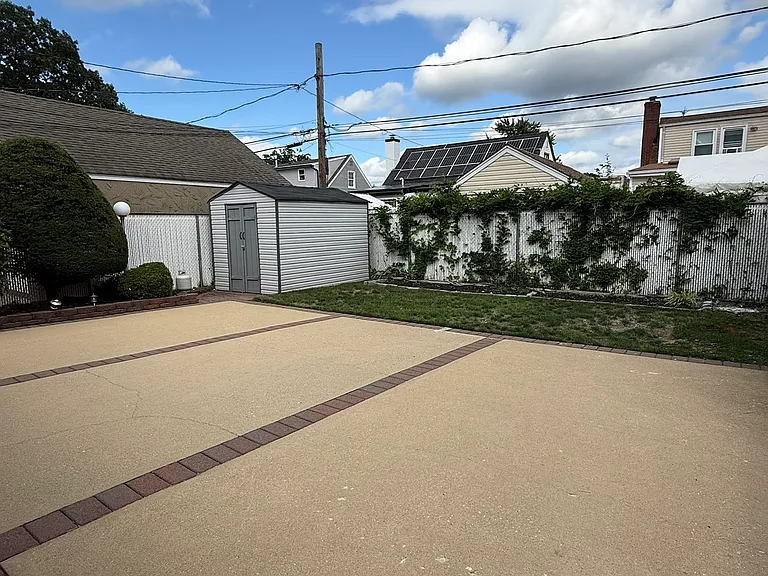 Saint Johns Pl — Photo 20