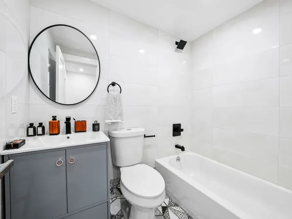 237 Saint James Place image 16 of 20