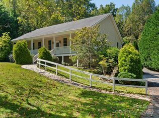 38 Bear Rock Rd, Hendersonville, NC 28739