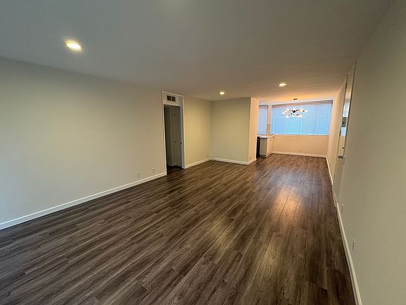 3rd image of 11902 Gorham Ave Unit 203