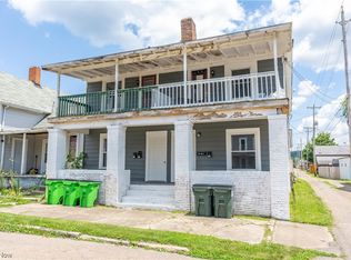517 N Main St, Uhrichsville, OH