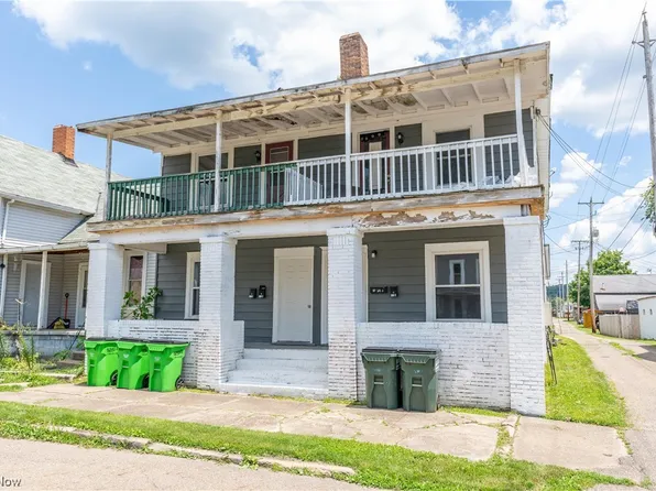 517 N Main St, Uhrichsville, OH 44683