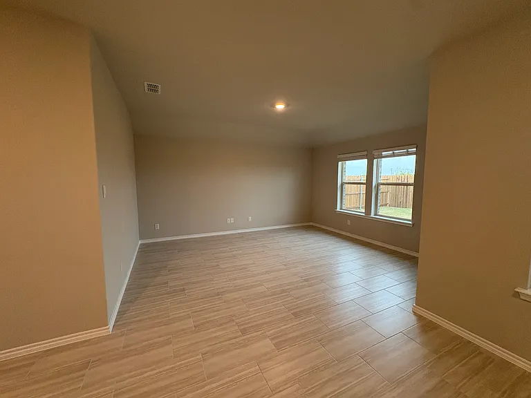 548 Mash Ln — Photo 8