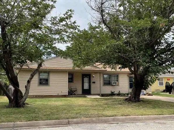 2609 S 40th St, Abilene, TX 79605