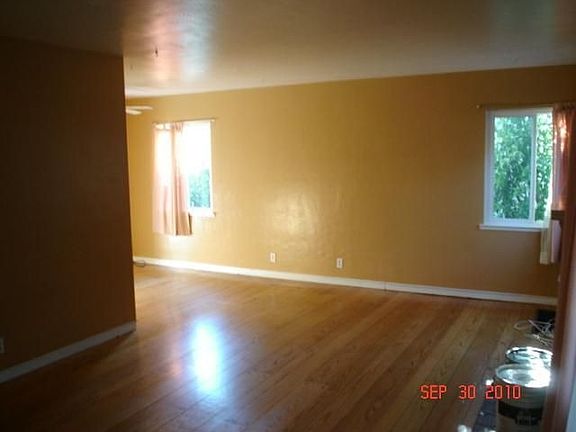 3rd image of 2323 Somerset Ave