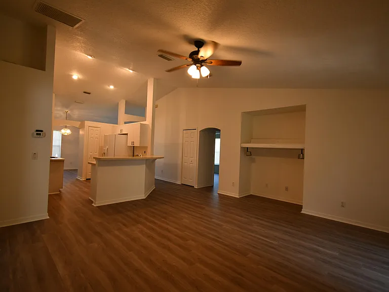 2547 SW Kenilworth St — Photo 4