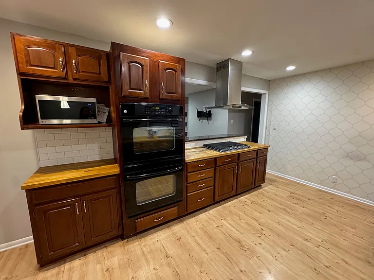 10187 N College Ave — Photo 17