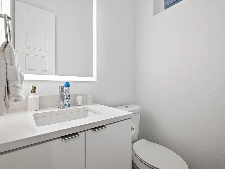 523 Schweikhardt St — Photo 13