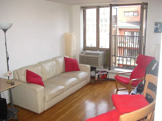 Rented by Adir Realty | media 4