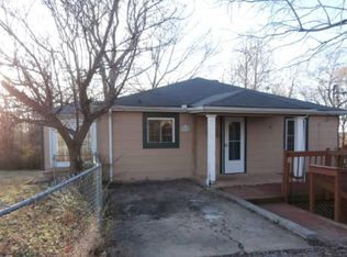 1002 Cumberland Dr, Clarksville, TN 37040