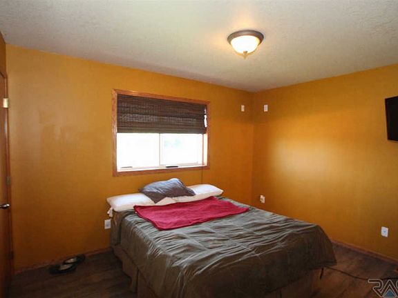 5th image of 4201 W 93rd St