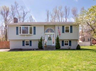 4 Fieldcrest Dr, Saco, ME 04072