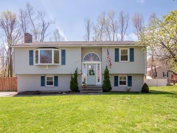 4 Fieldcrest Drive, Saco, ME 04072