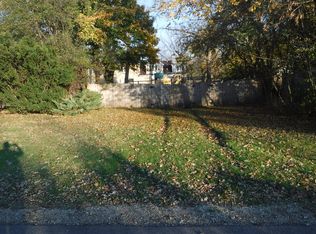 E End Ave, Round lake beach, IL 60073