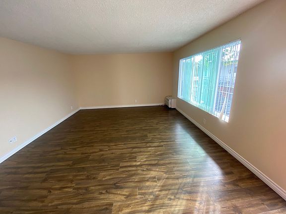 3rd image of 4312 Green Ave #13