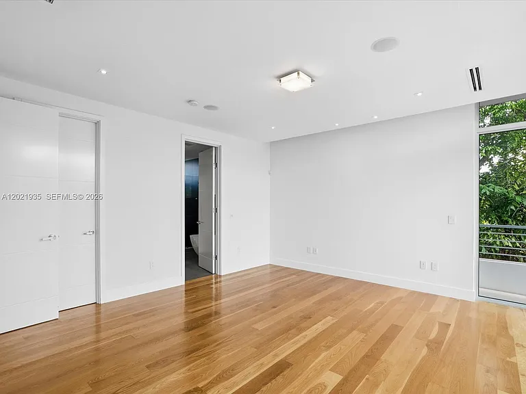 125 Hampton Ln — Photo 64