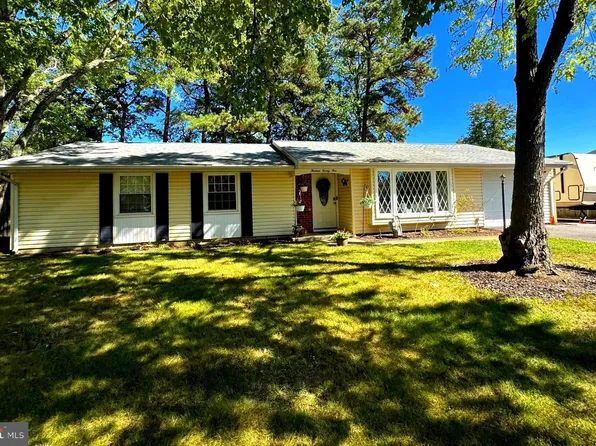 1325 Harwich Dr, Waldorf, MD 20601